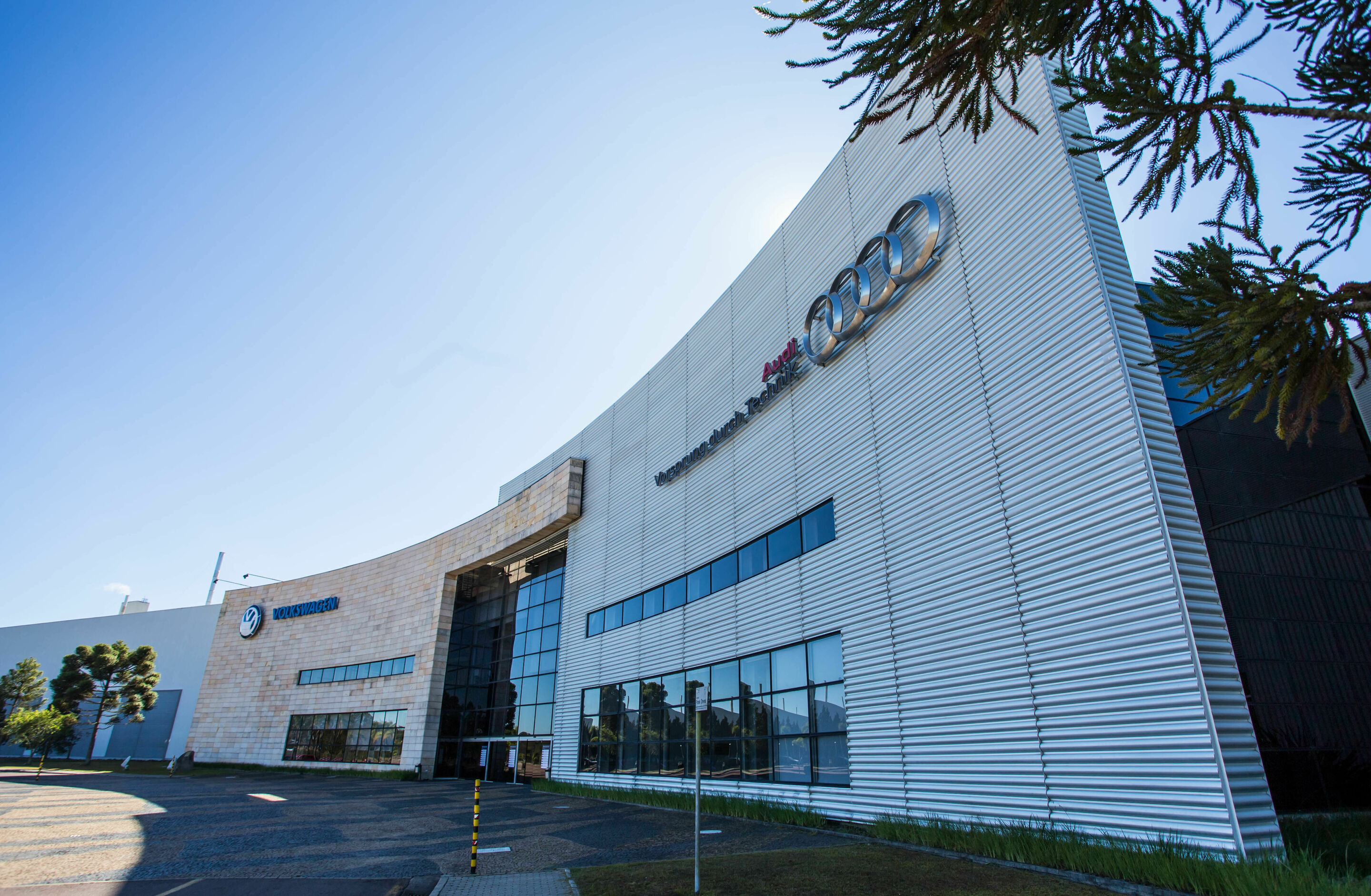 Volkswagen do Brasil Industria de Veiculos Automotores Ltda. in Curitiba, Brasilien - Synergien weltweit: Audi arbeitet in Brasilien eng zusammen mit VW seit 1999.