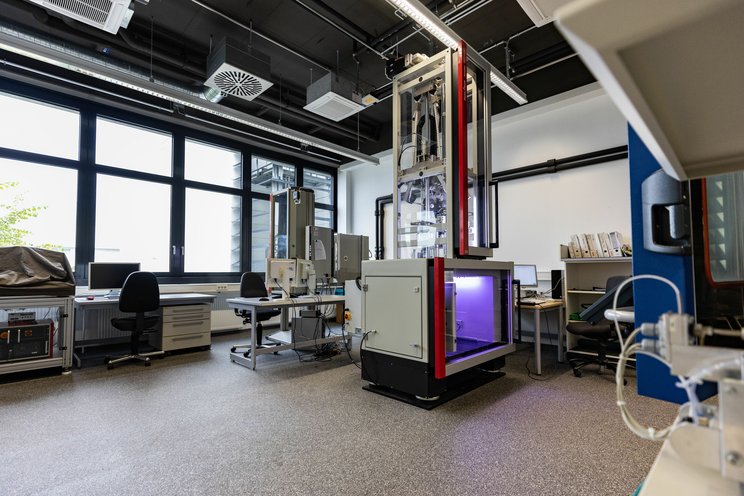 Pilot Project: Physical Recycling Makes Mixed Plastic Waste Recyclable - Quality assurance: a view of Materials Engineering’s testing laboratory