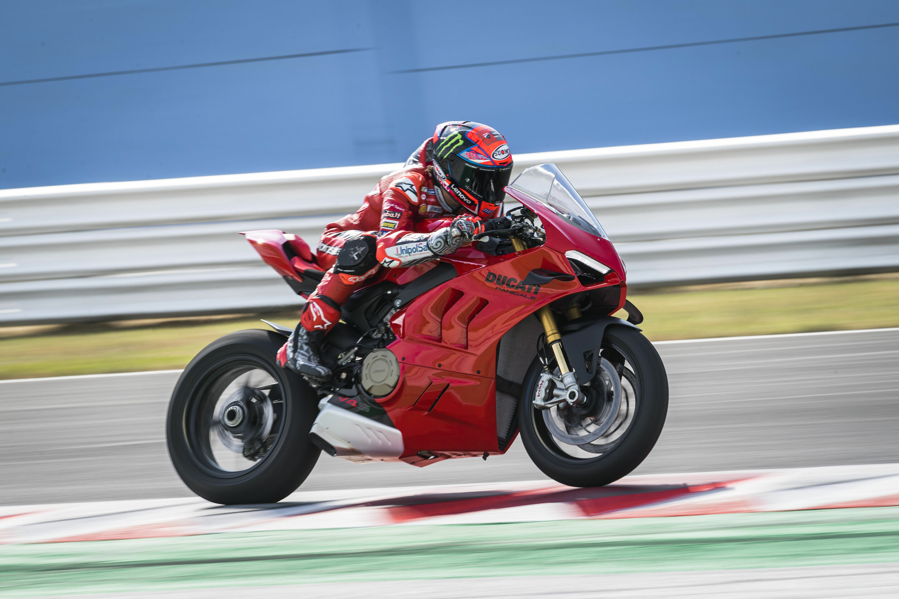 Ducati stabilizes its position in the main markets - Ducati Panigale V4