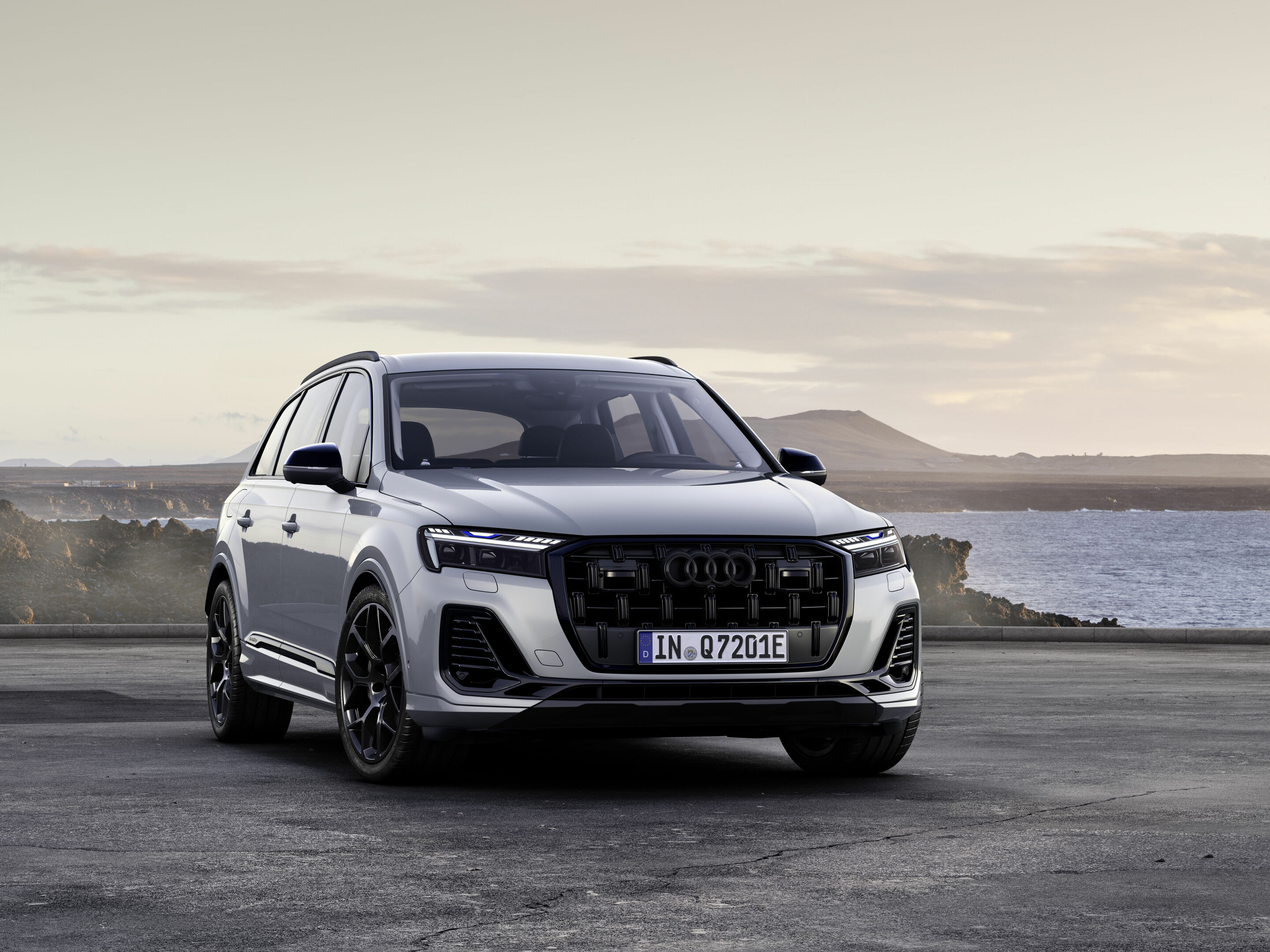 Audi Q7 TFSI e quattro - Static photo,
Colour: Satellite silver, metallic