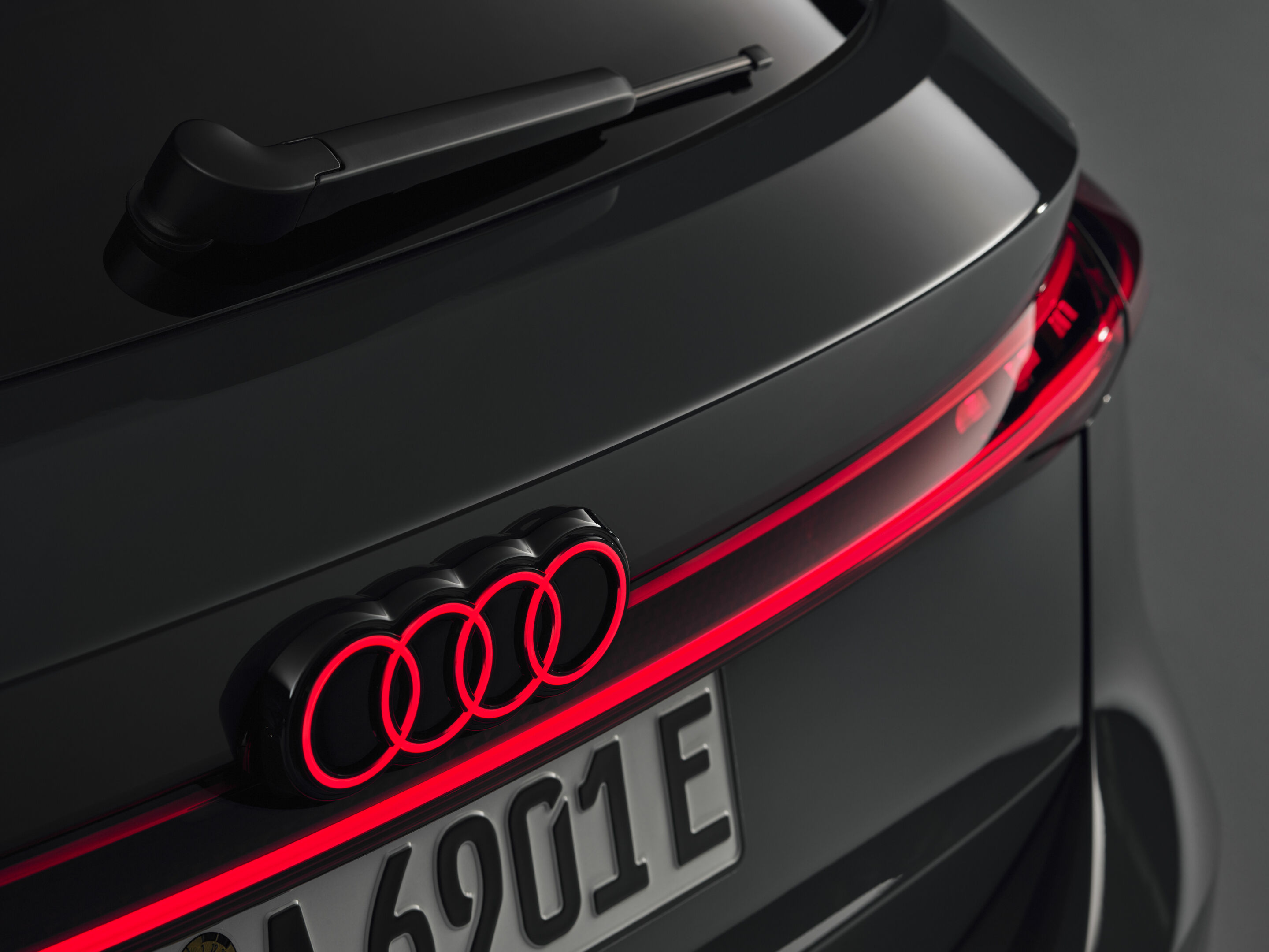 Audi A6 Avant e-tron - Detail,
Farbe: Magnetgrau
