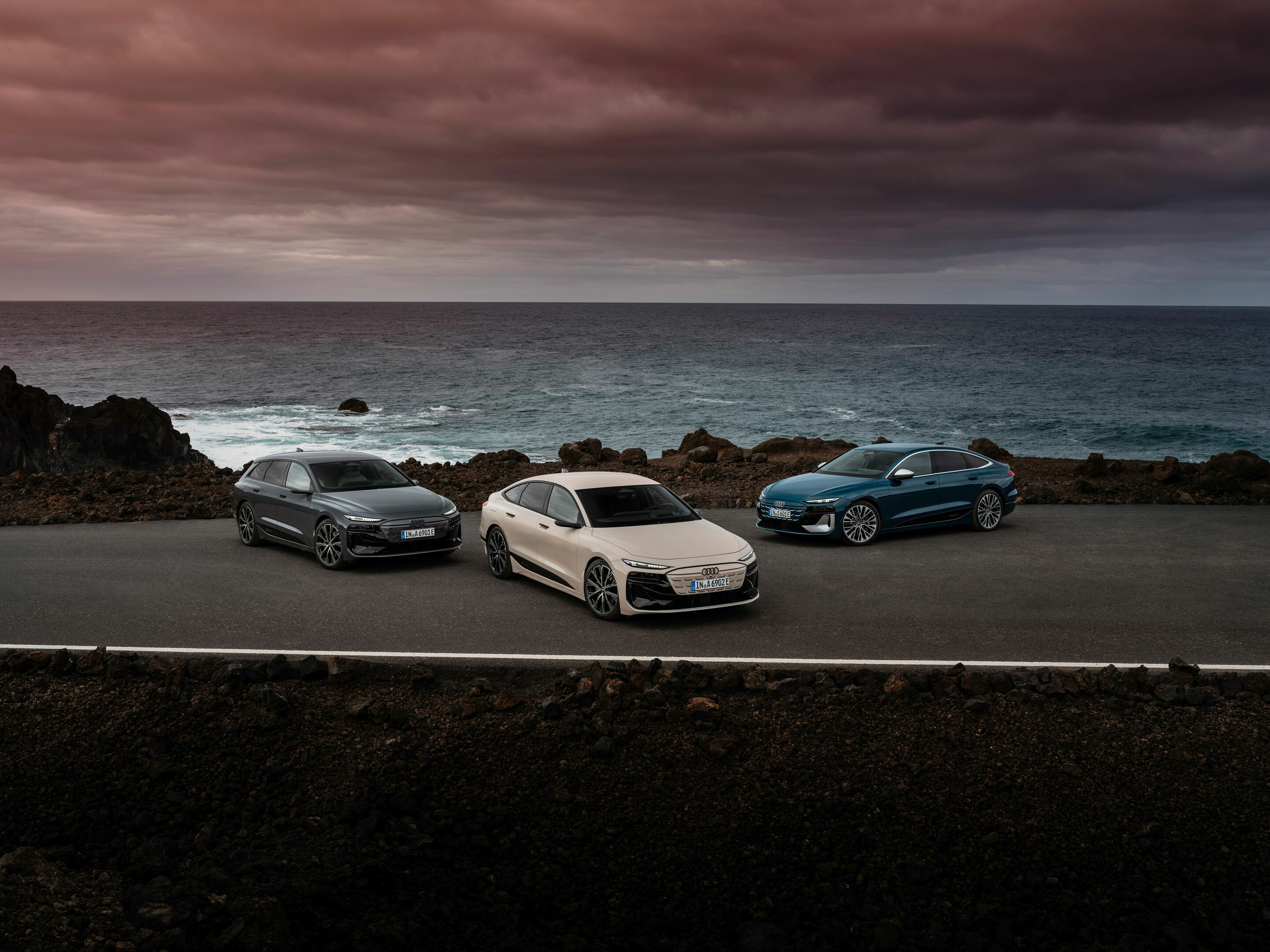 Audi A6 Avant e-tron / Audi A6 Sportback e-tron / Audi S6 Sportback e-tron - Standaufnahme,
Farben: Magnetgrau, Siambeige Metallic,  Malpeloblau Metallic
