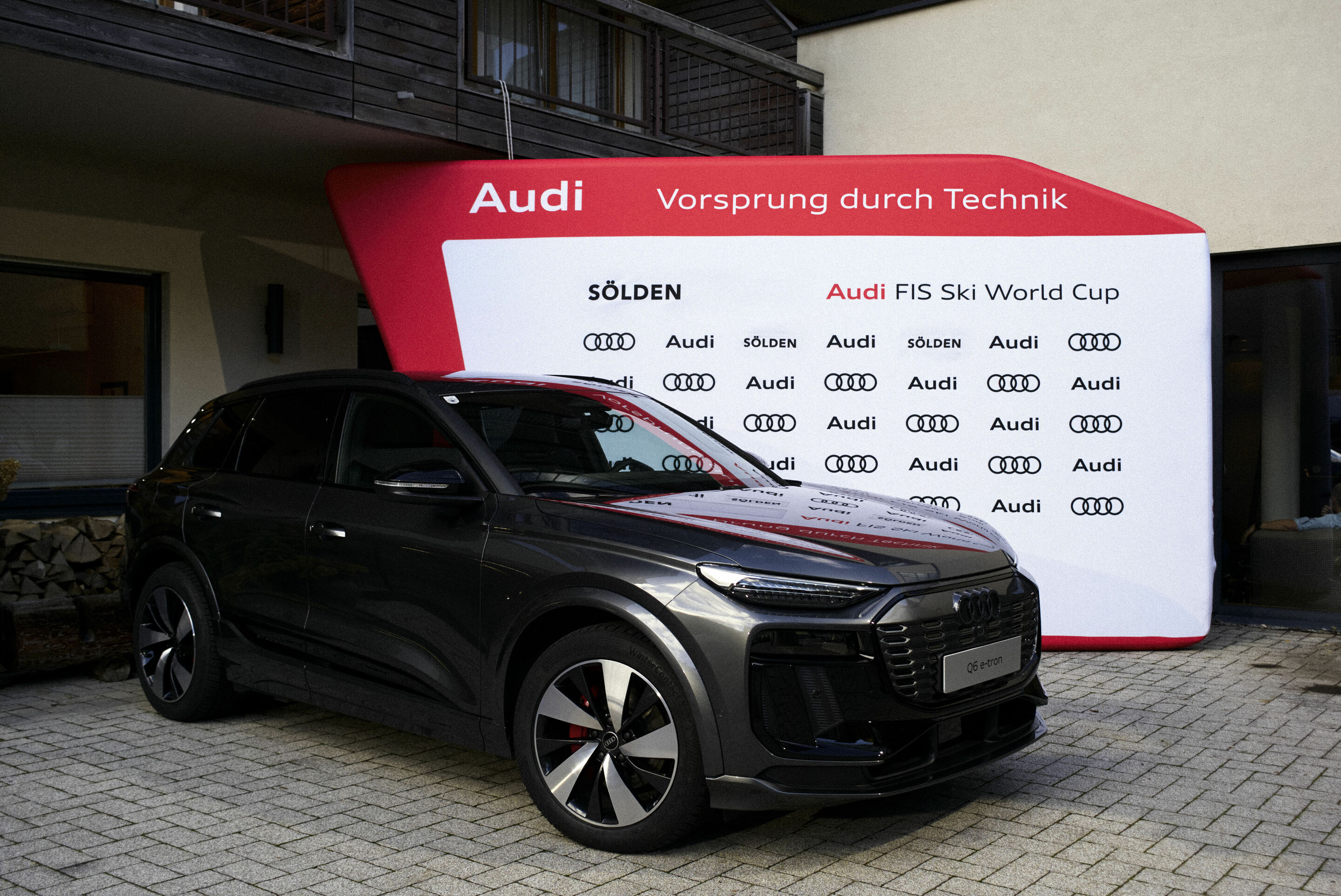 Audi at the Ski World Cup opener in Sölden - The new Audi Q6 e-tron at the Ski World Cup opener in Sölden