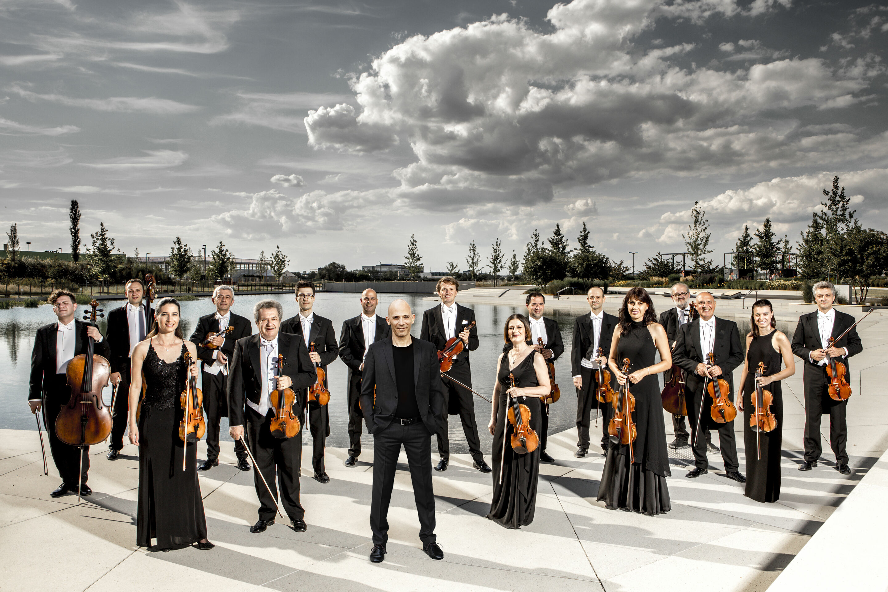 Audi Weihnachtskonzert 2024 - Das Georgische Kammerorchester Ingolstadt unter der Leitung von Ariel Zuckermann
