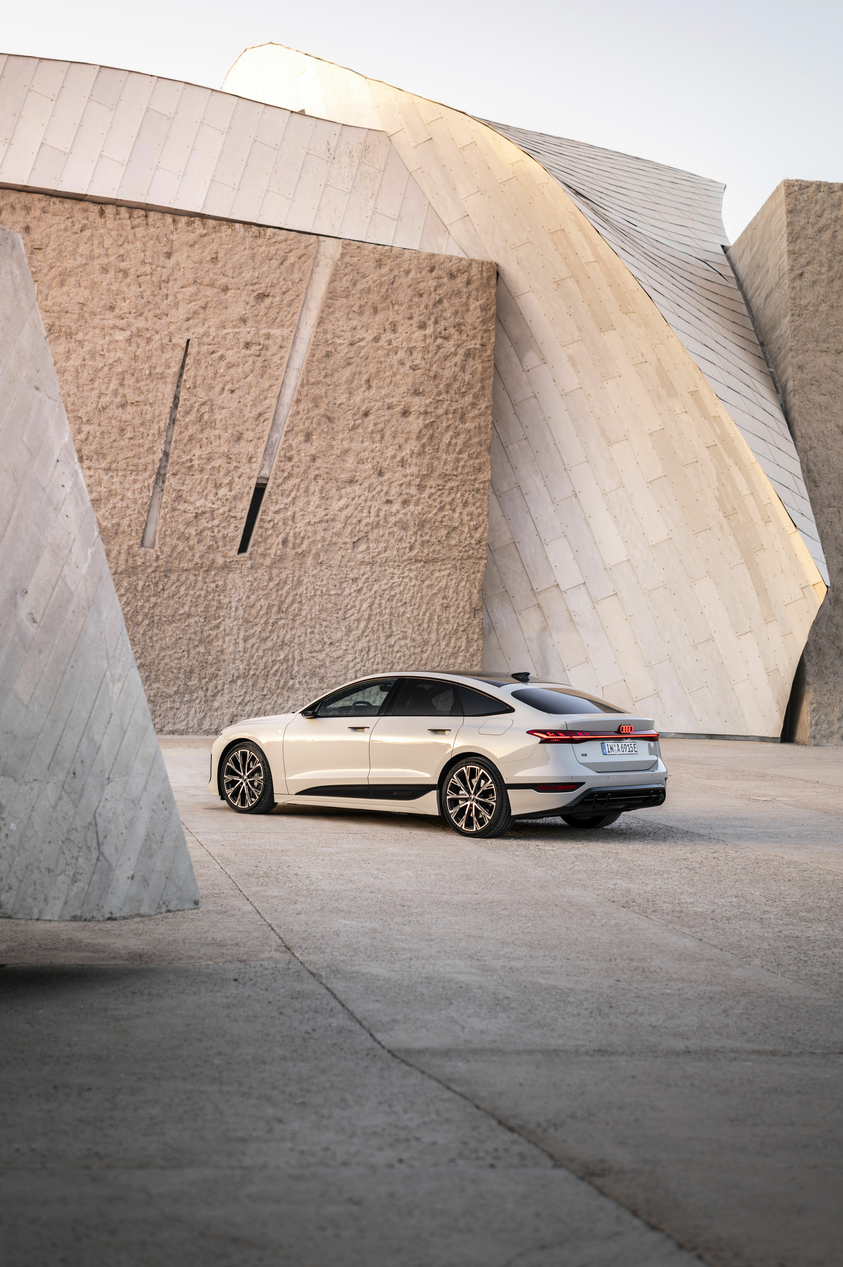 Audi A6 Sportback e-tron - Standaufnahme,
Farbe: Siambeige Metallic