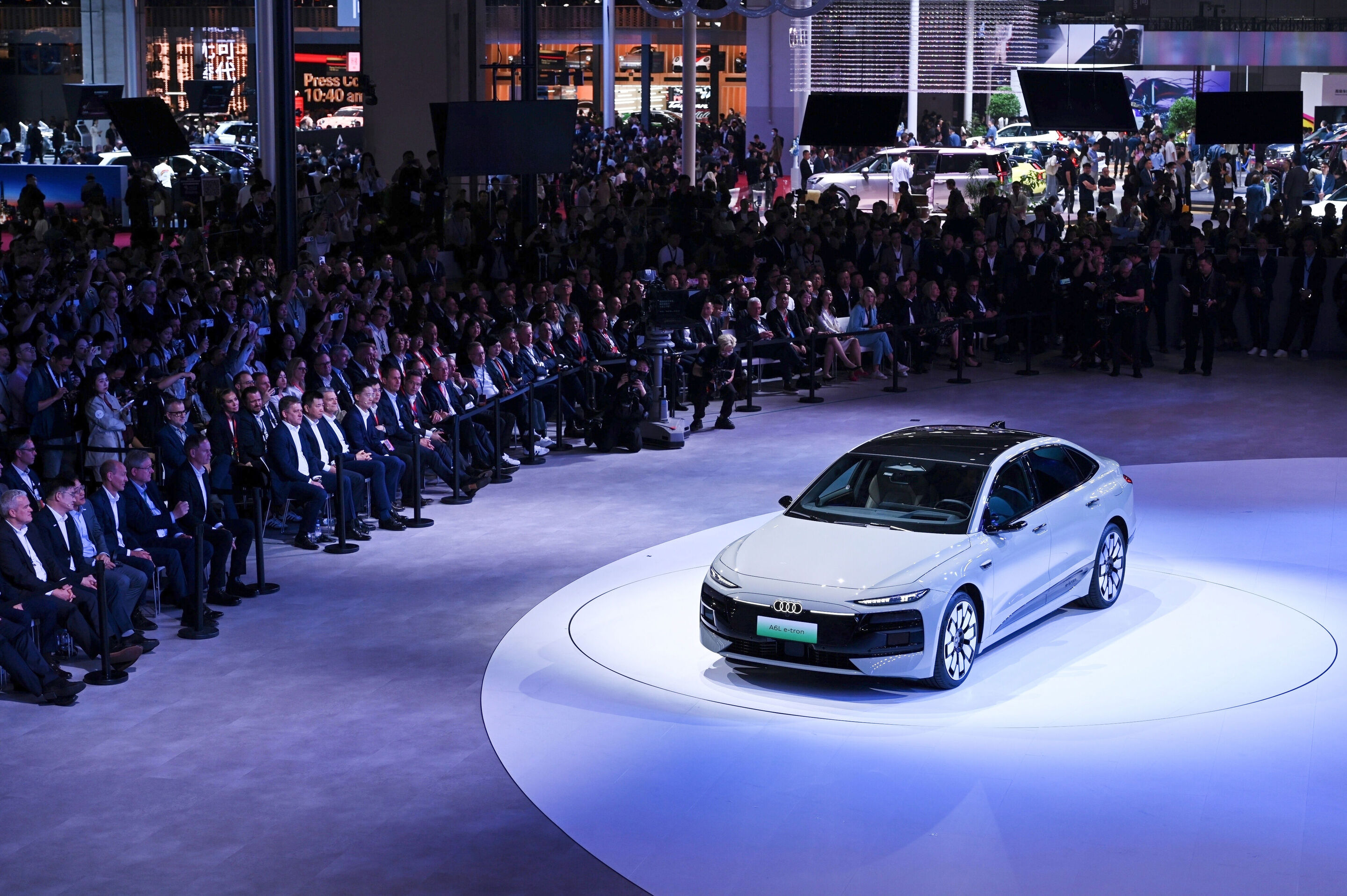 Audi auf der Auto Shanghai 2025 - Auf der Auto Shanghai 2025 präsentieren Audi und seine Joint-Venture-Partner FAW und SAIC ihr Produktportfolio für China auf einem gemeinsamen Messestand: Audi A6L e-tron