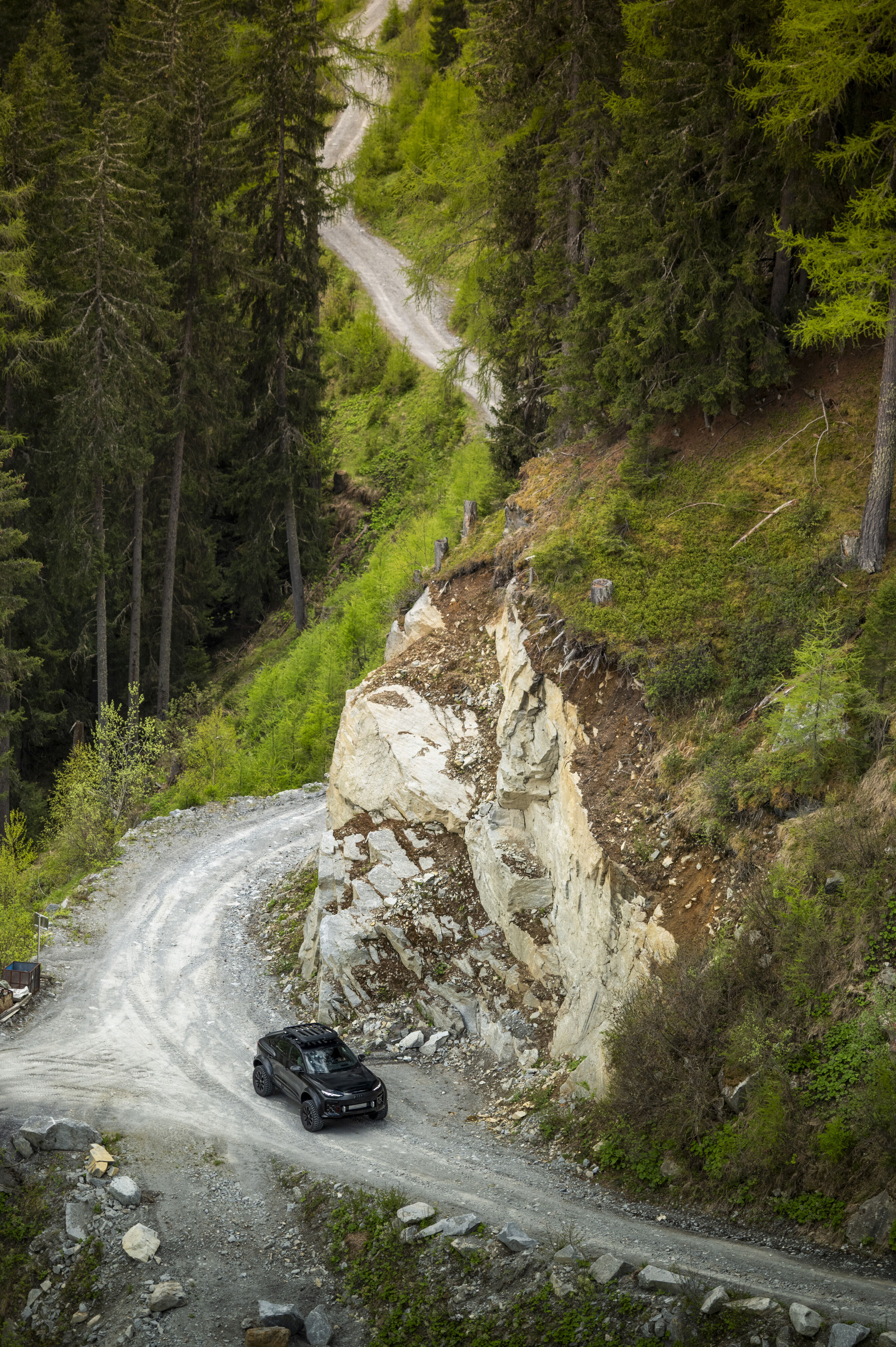 Audi Q6 e-tron offroad concept im Kaunertal - Fahraufnahme im Kaunertal, Österreich
Farbe: Mythosschwarz Metallic, spezielle Folierung