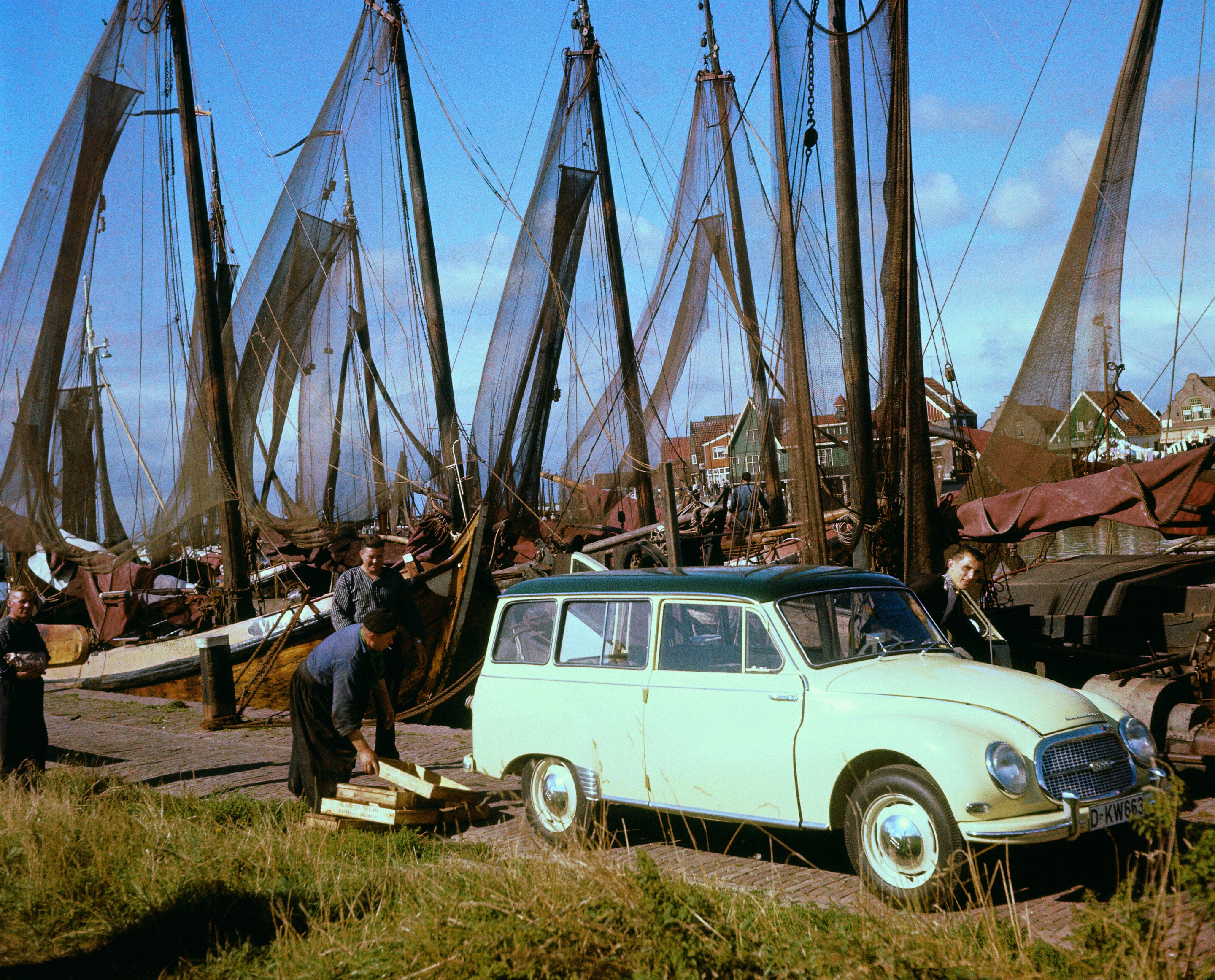 Auto Union 1000 Universal, three-cylinder two-stroke engine; 1000 cc, 44 bhp.
