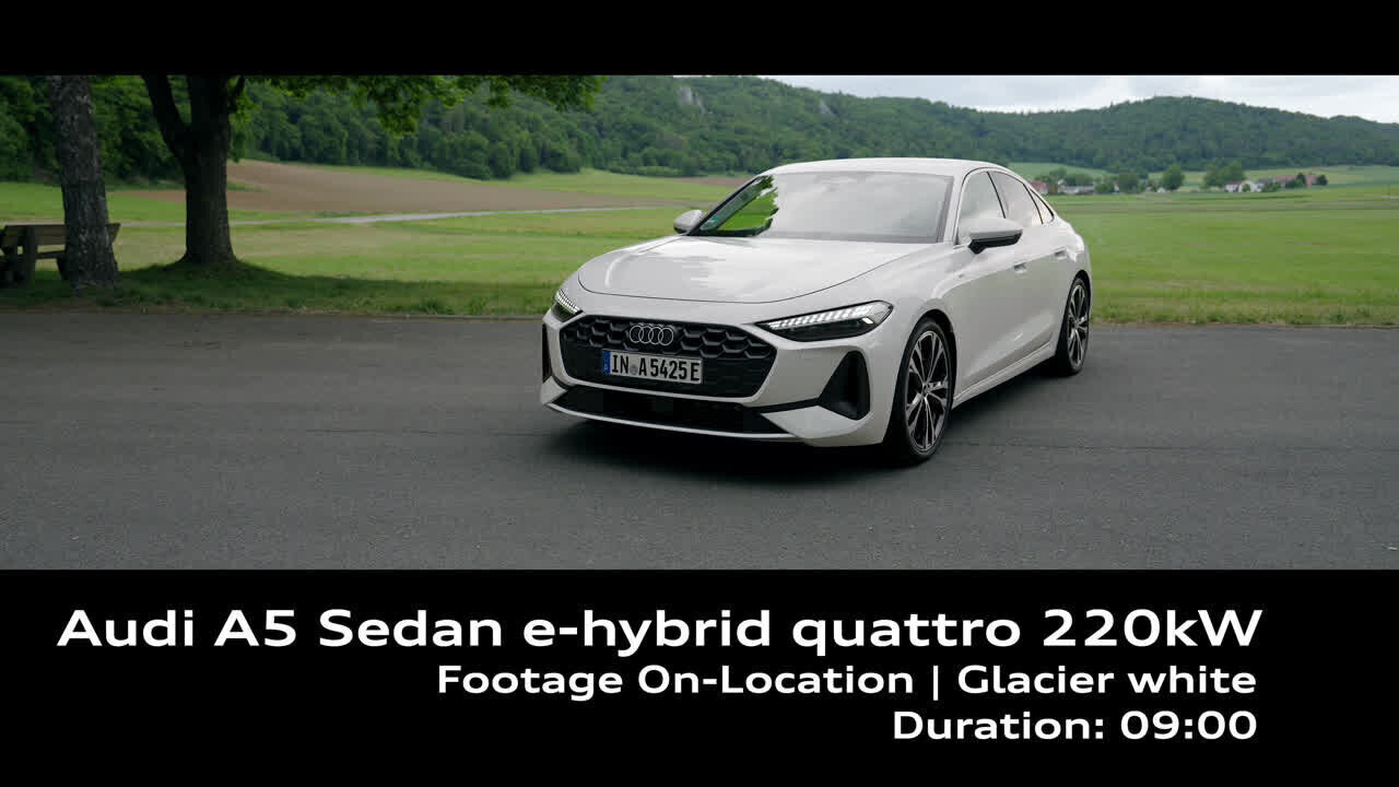 Audi A5 Sedan e-hybrid quattro 220KW Glacier white – Footage (on location)